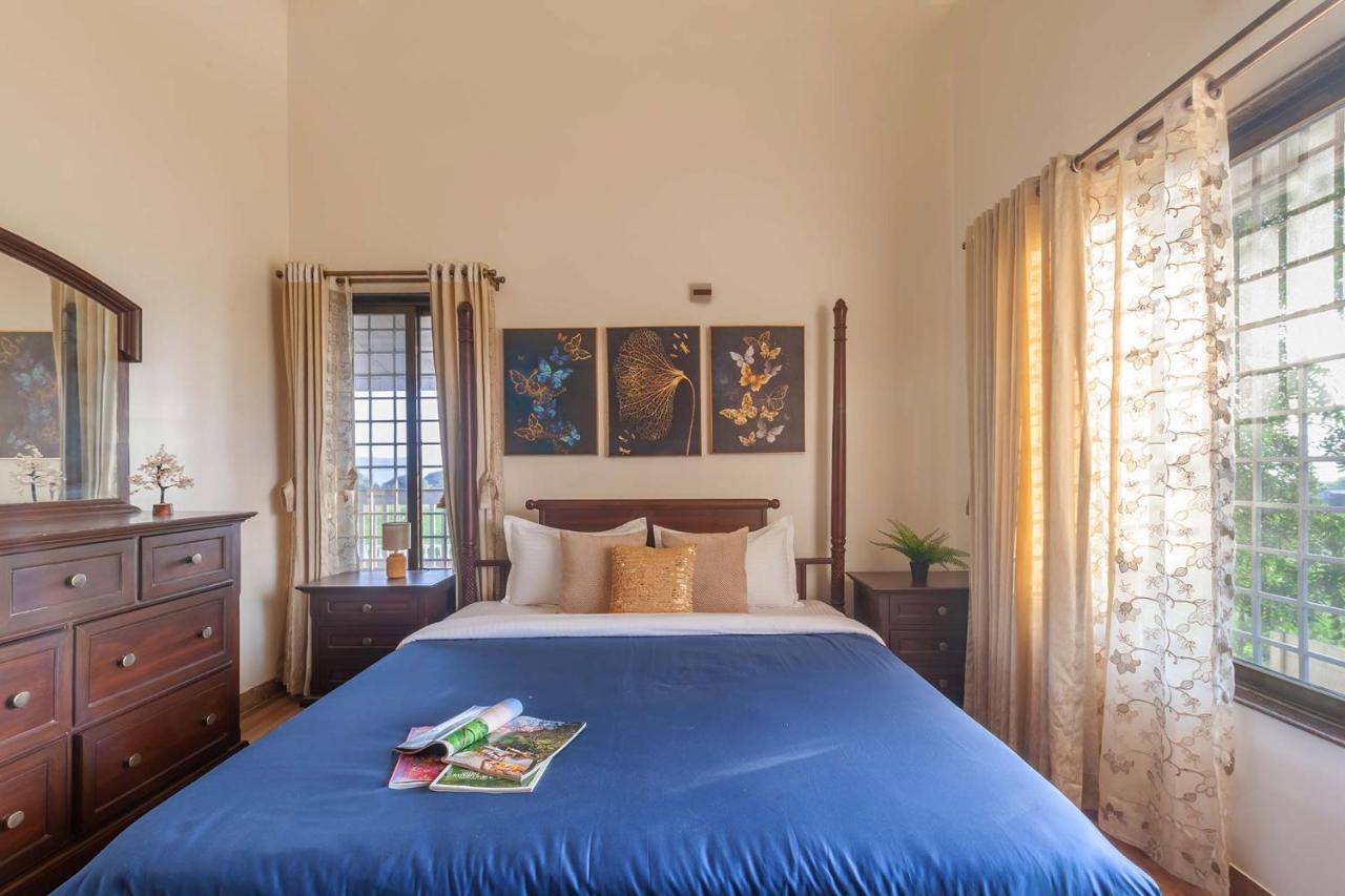 Stayvista'S Lake La Vie - Tranquil Lake-View Villa Amidst Farmland With Pool And Poolside Gazebo - Proximity To Sula 나식 외부 사진